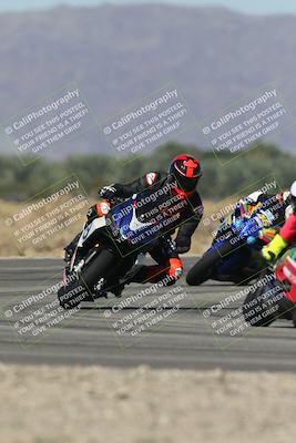 media/Oct-13-2025-Moto Forza (Mon) [[a66d839500]]/3-B Group/Session 3 (Turn 16)/